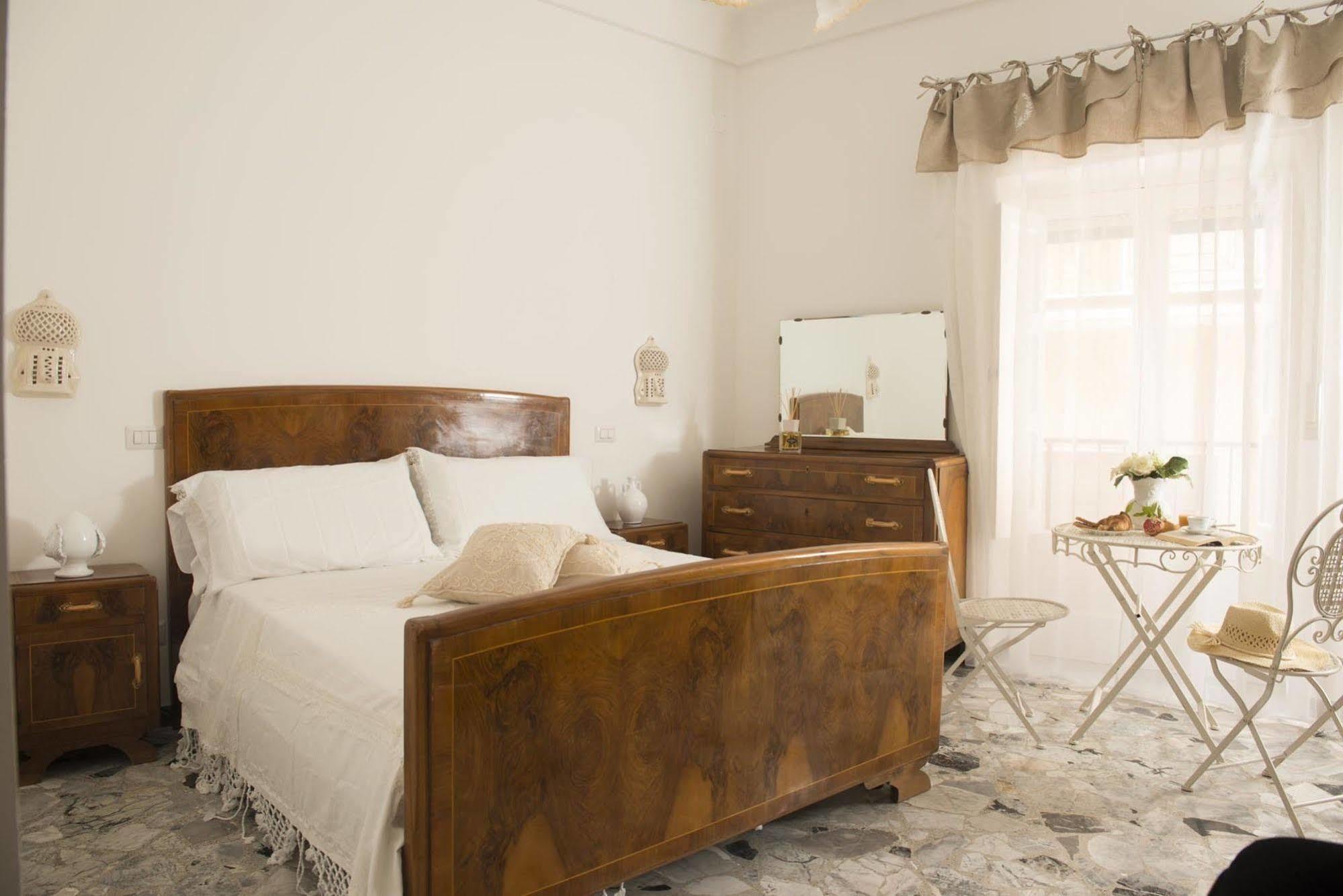 Dimora Cappuccini Guest House 奇斯泰尼诺 外观 照片