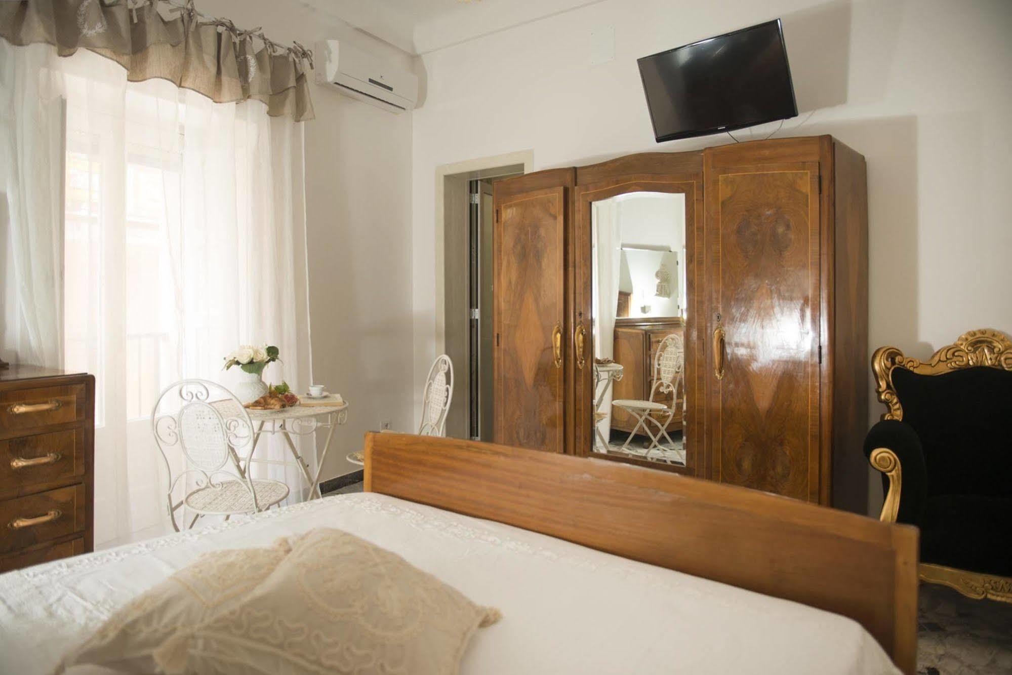 Dimora Cappuccini Guest House 奇斯泰尼诺 外观 照片